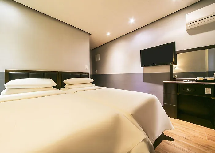 Friendly Dh Naissance By Mindrum Group Hotel 2*