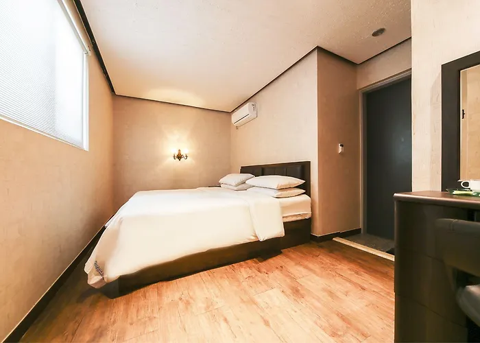 Hotel Friendly Dh Naissance By Mindrum Group 2*