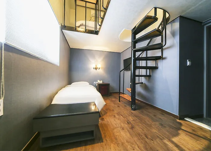 Friendly Dh Naissance By Mindrum Group Hotel