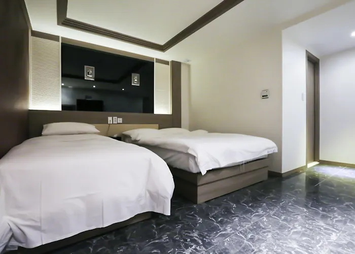 Hotel Friendly Dh Naissance By Mindrum Group 2*