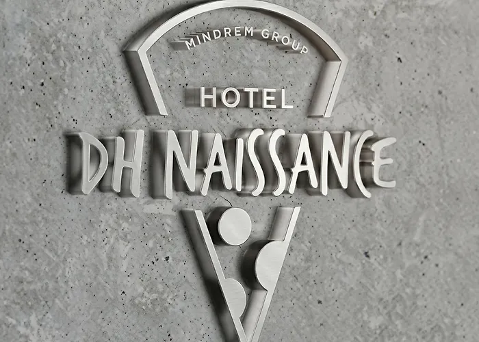 Friendly Dh Naissance By Mindrum Group 2*
