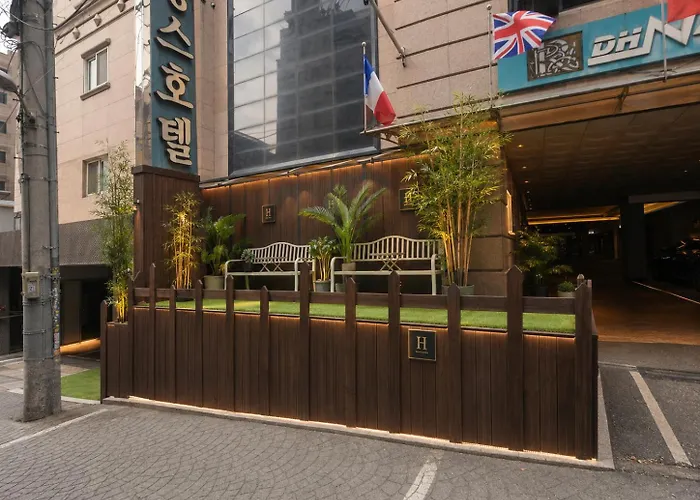 Hotel Friendly Dh Naissance By Mindrum Group 2*