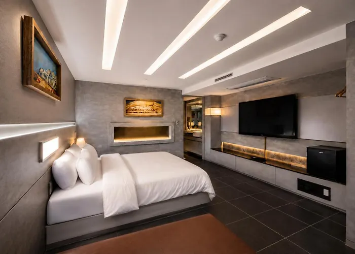 Hotel Friendly Dh Naissance By Mindrum Group 2*