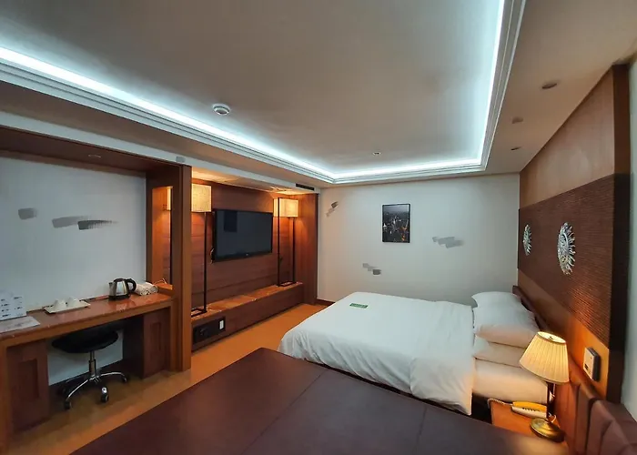 Friendly Dh Naissance By Mindrum Group Hotel 2*